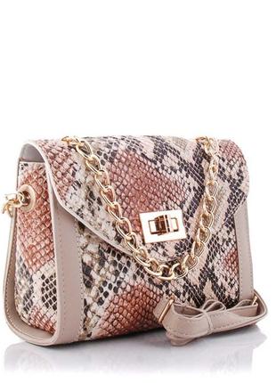 Жіноча сумка бежева сумка бежевий клатч через плече кросбоді на ланцюжку