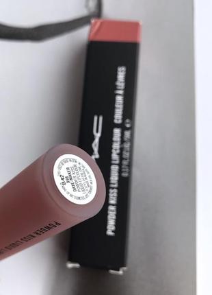 Матовая жидкая помада масс powder kiss liquid lipcolour. 5мл. оригинал. новая. сроки в норме.5 фото