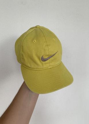 Vintage nike cap вінтаж жовта чоловіча кепка бейсболка найк з логотипом по центру свуш оригінал