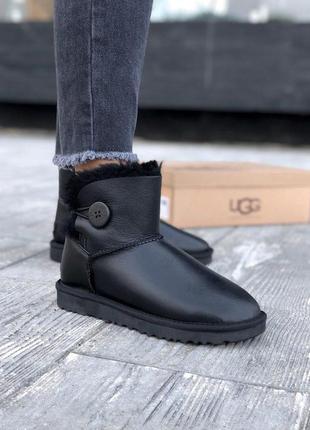 Стильные женские сапоги ugg с пуговкой и теплым мехом /осень/зима/весна😍