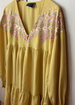 Яркое платье свободного фасона с вышитым орнаментом в горчичном цвете от asos5 фото
