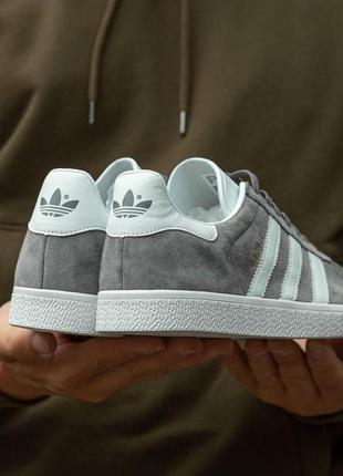 Женские кроссовки adidas gazelle grey white 38-397 фото