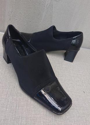 Стильные винтажные туфли квадратный каблук лак стрейч