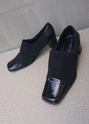 Стильные винтажные туфли квадратный каблук лак стрейч4 фото