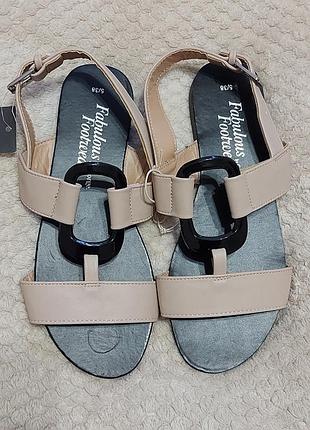 Босоножки на низком ходу   george.