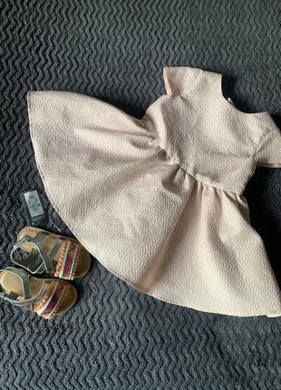 Платье и босоножки для девочки