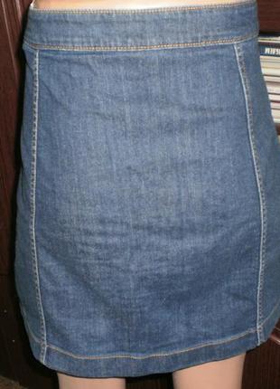 Стильна модна актуальна джінсова юбочка (юбка, спідниця)  спереді на пуговичках3 фото