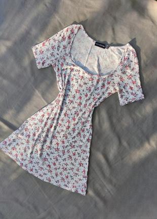 Міні сукня у квітковий принт3 фото