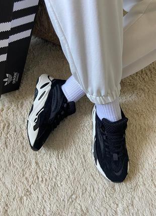 Замшевые кроссовки adidas yeezy 700