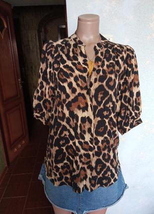 Классная базовая рубашка в леопардовый принт1 фото
