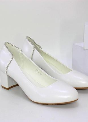 Белые красивые туфли на устойчивом каблуке 6 см, белые удобные туфли на устойчивом каблуке, свадебные закрытые туфли для свадьбы