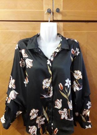 Zara basic блуза з оригінальними рукавами.