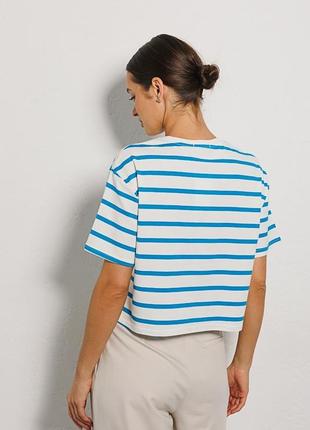Укороченная женская футболка oversize в полоску6 фото