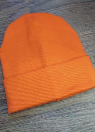 Трикотажная шапка onesize унисекс женская мужская двойная с отворотом демисезонная в рубчик оранжевый1 фото