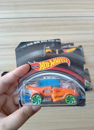 Базовые машинки hot wheels, металлические5 фото