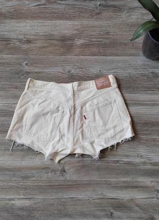 Женские короткие джинсы levis1 фото