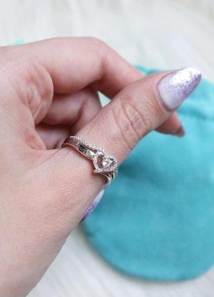 Серебряное кольцо с гравировкой, циркон.6 фото