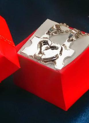 Парные кулоны "пазлы с сердечком на цепочках" - оригинальный подарок для пары влюбленных, парня, девушки7 фото