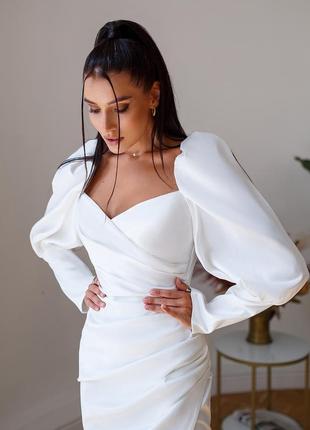 Роскошное атласное платье