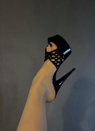 Стриппы , босоножки высокая платформа