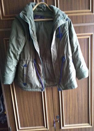 Куртка жилетка демисезон защитного цвета на 9-11 лет