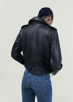 Светлая бежевая куртка косуха с поясом zara куртка черная кожаная9 фото