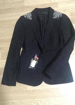 Жакардовий піджак zara фактурний з еполетами/погонами
