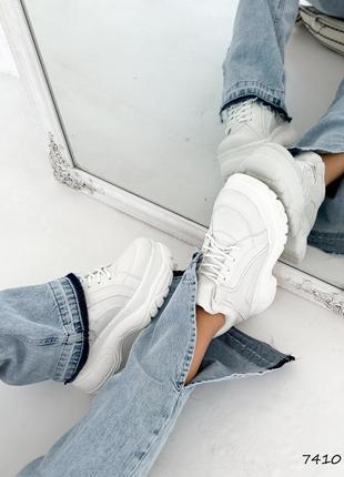 Белые кожаные массивные кроссовки на высокой подошве платформе4 фото