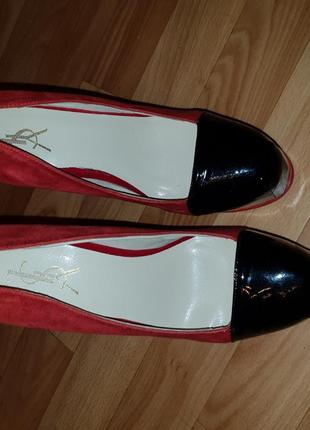 Шикарные красные туфли на высоком каблуке3 фото