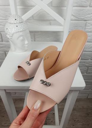 Сабо женские мюли кожаные pure на каблуке розовые с украшением7 фото