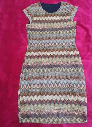 Силуэтное платье в стиле missoni