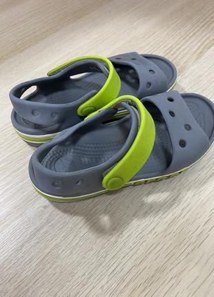 Босоножки crocs