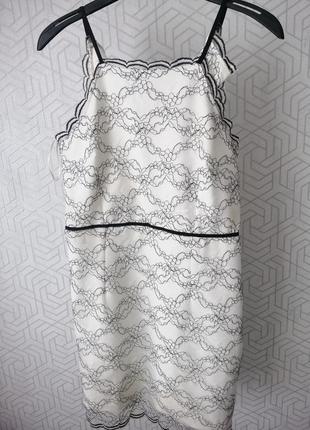 Елегантна приталена сукня котон