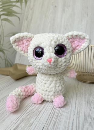 Лемур с большими глазами бело-розовый плюшевая игрушка ручной работы3 фото