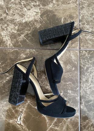 Босоножки черные замшевые кожаные на шикорих каблуках michael kors massimo dutti zara10 фото