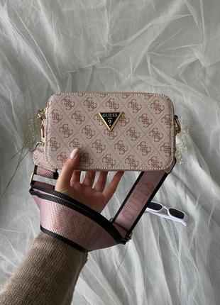 Женская сумка через плечо guess zippy snapshot pink