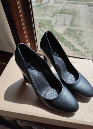 Женские туфли черные4 фото