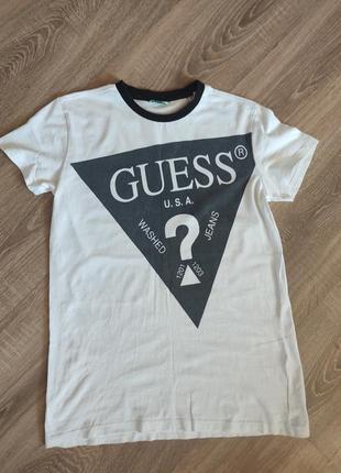 Базова фірмова футболка з великим логотипом guess