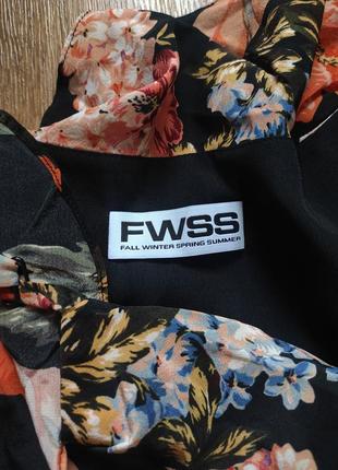 Цветочная шелковая блуза на запах натуральная блуза из шелка с оборками в цветочный принт4 фото