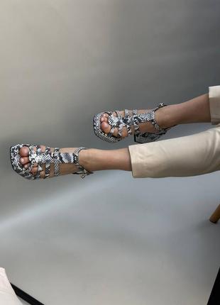Эксклюзивные босоножки из итальянской кожи и замши женские на каблуке платформе9 фото