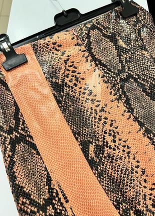 Классная актуальная кожаная юбка змеиный принт missguided5 фото