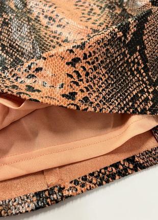 Классная актуальная кожаная юбка змеиный принт missguided6 фото