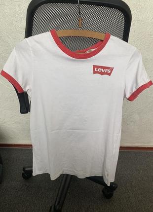 Продам футболку levi’s