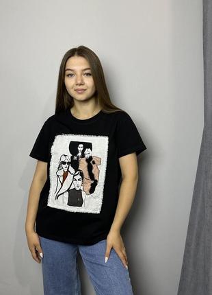 Стильная футболка женская летняя с вышитым рисунком черная modna kazka mknk170722-1