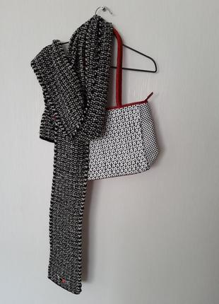 Брендовый черно-белый шерстяной шарф. marc cain.4 фото