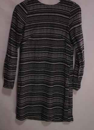 Платье с разрезами на спине, в идеальном состоянии