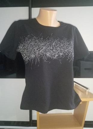 Черная футболка