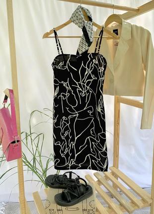 Черное мини платье с разрезом от shein3 фото