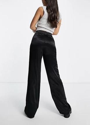 Чорні атласні брюки з віскози палаццо брюки кльош zara stradivarius расклешенные брюки с защипами сатиновые брюки шёлковые брюки