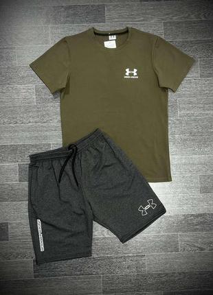 Чоловічі костюми